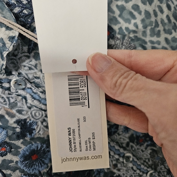 This is a Johnny Was Biya embroidered silk blouse in a blue and gray leopard XXL - Picture 5 of 12